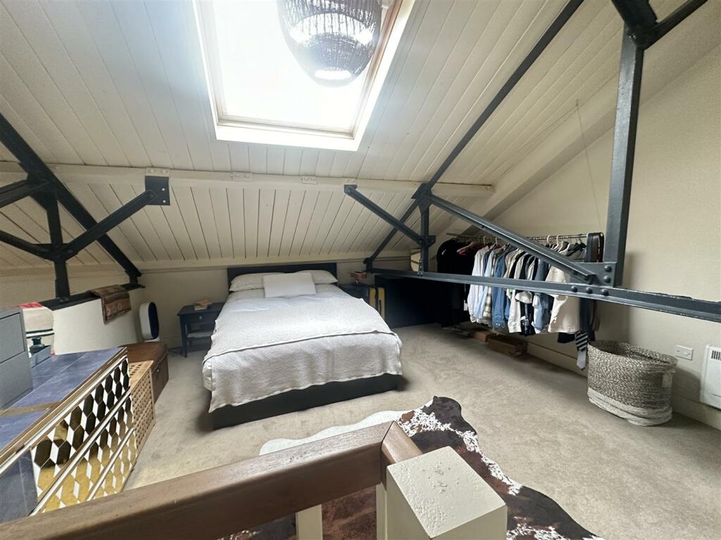 Bedroom1 .jpeg