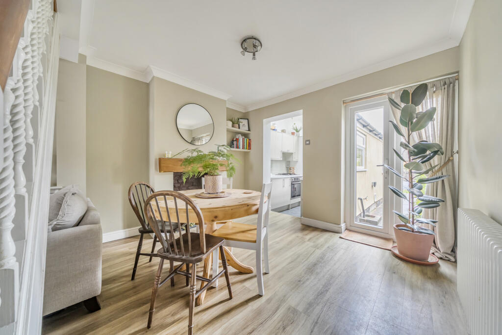 1396218-17-695d2a...