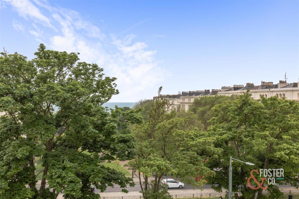 Palmeria Avenue, Mansions, Flat 7-15.JPG