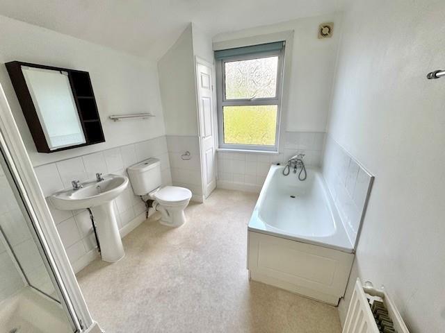 Large Bath/Shower Room