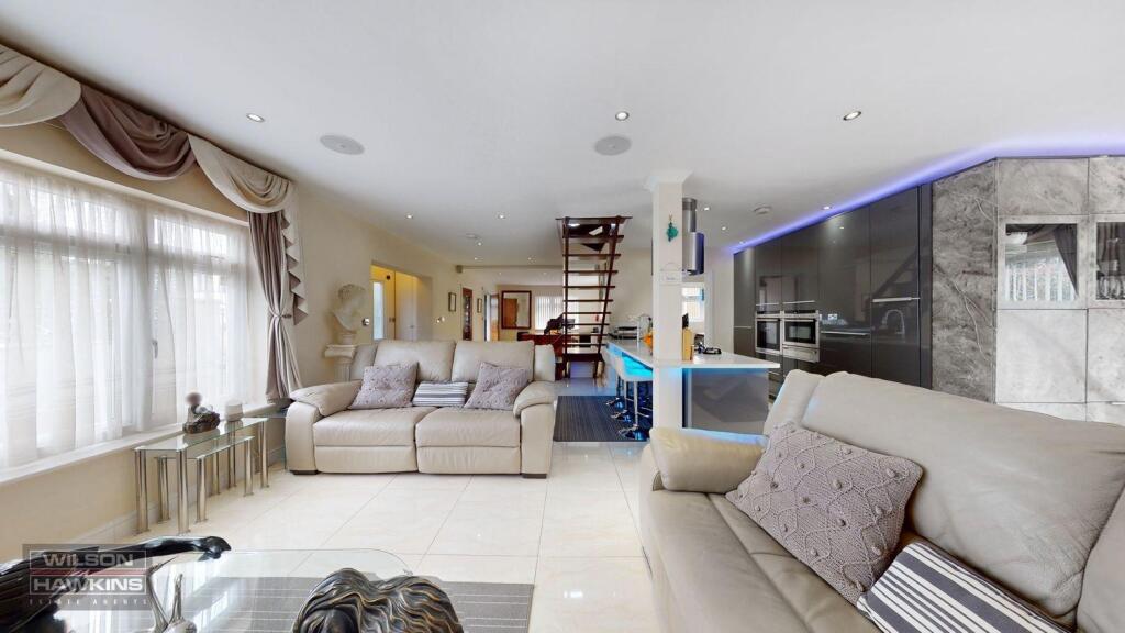 17 Old Kenton Lane, - bqeQ4OE5eKITo3Ad7GZ3.jpg