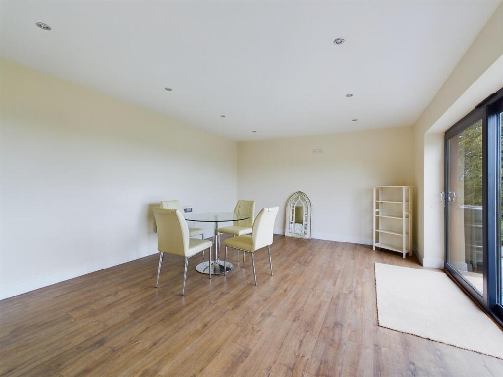 Bungalow Lounge 2.jpg