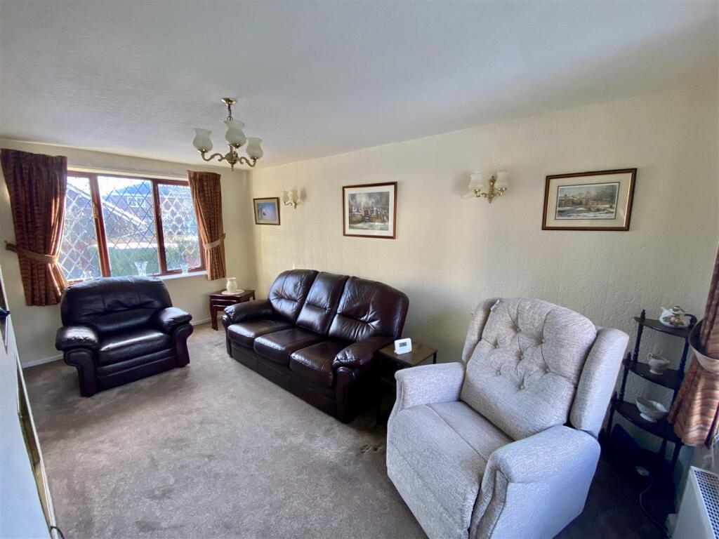 Bramleys Estate Agents - Sykes Avenue - Mirfield (