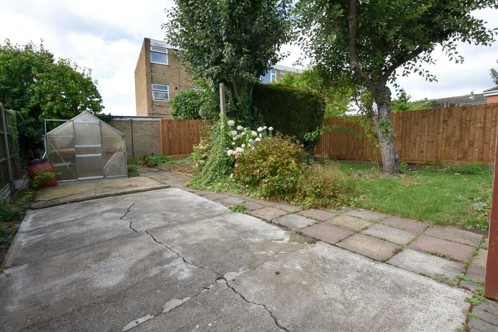 REAR ENCLOSED GARDEN