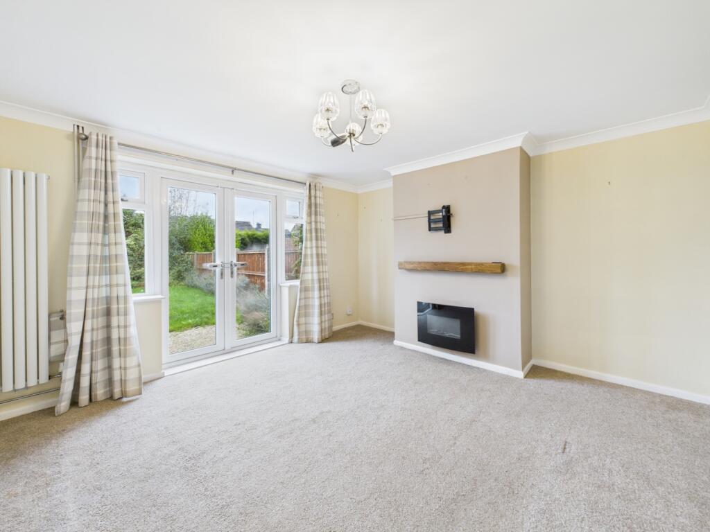 CAM04233G0-PR0046-STILL022