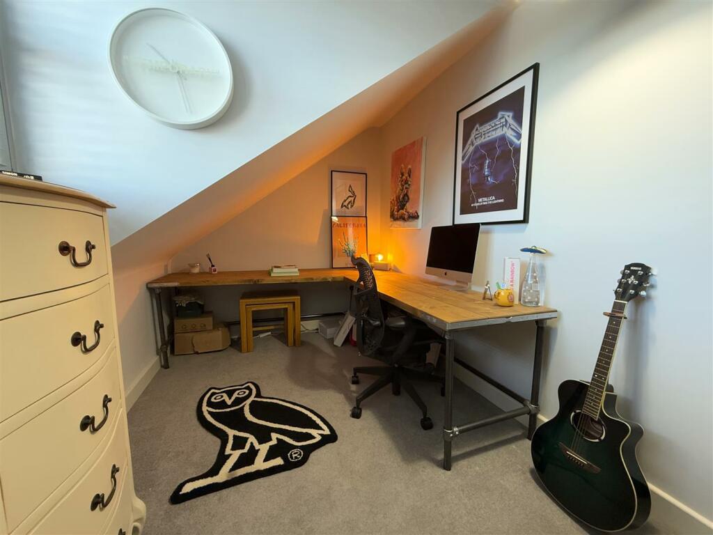 Bedroom 4B.JPG