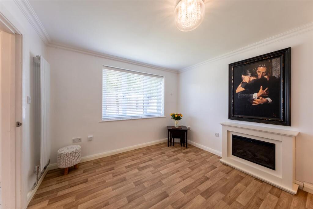 9 Simmonds Close-009.JPG