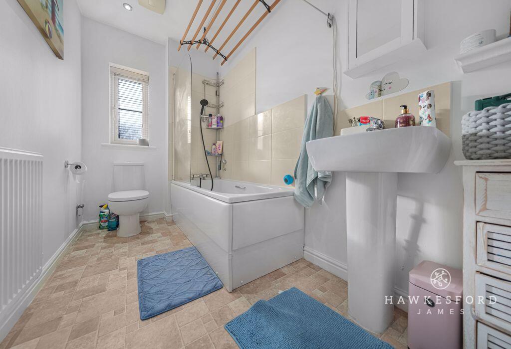 Ringlet Grove, Iwade - Bathroom