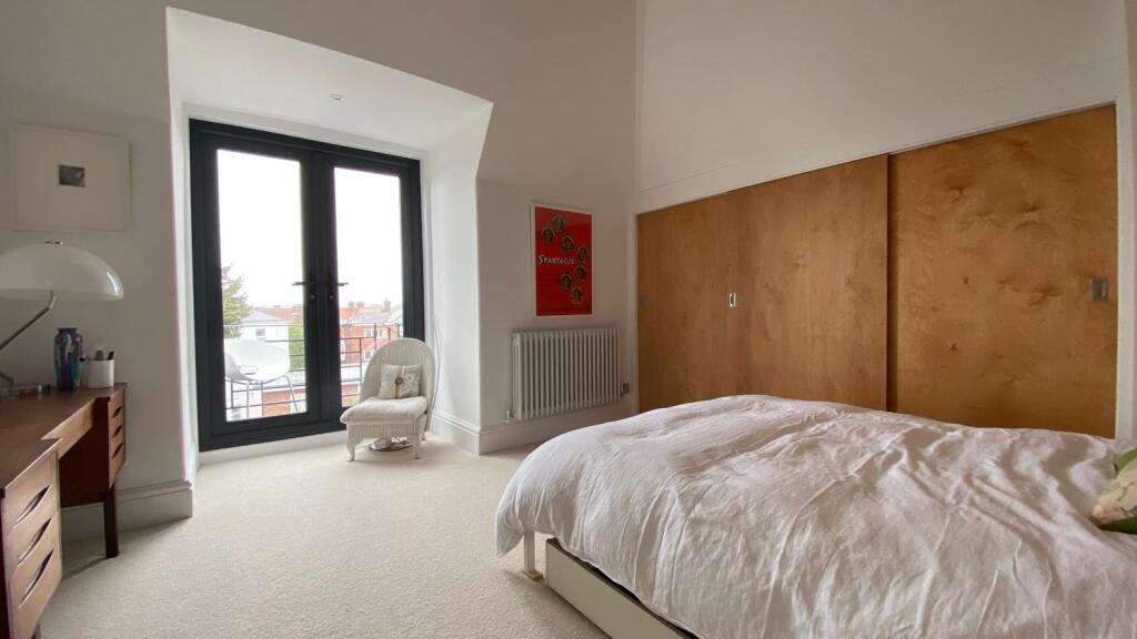 21_KJ9_Bedroom2_into.jpeg