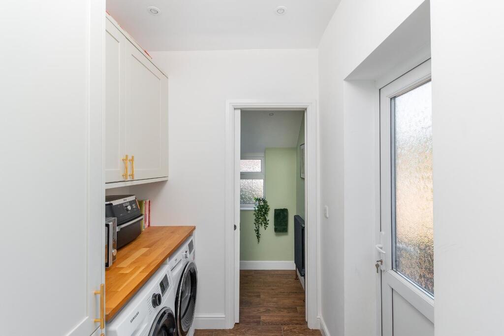 1W4R2BN - Utility A.jpg