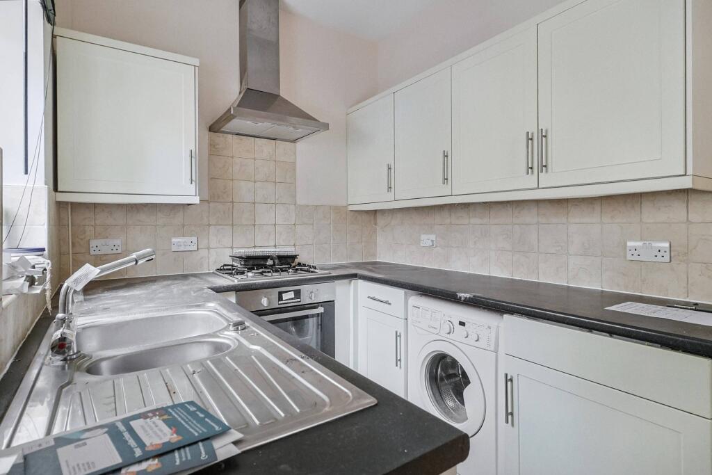 1 Crown Mews, South Street, Crewkerne, Somerset, TA18 8DB