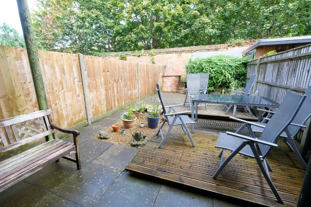 GARDEN 
