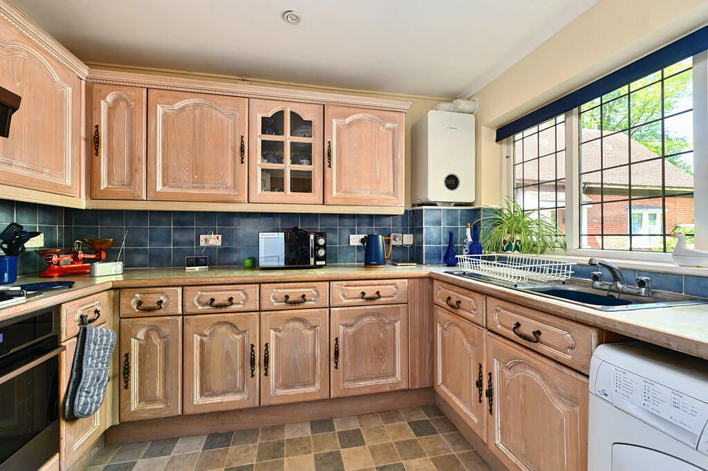 2 Salcote mews tn...