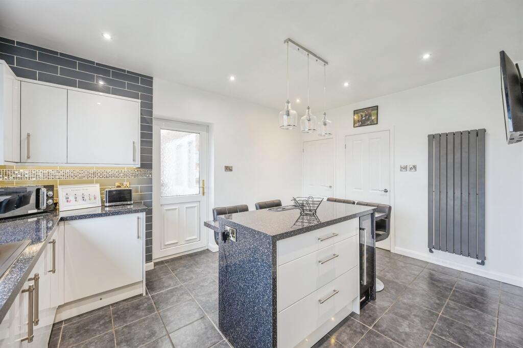 Breakfast Kitchen: