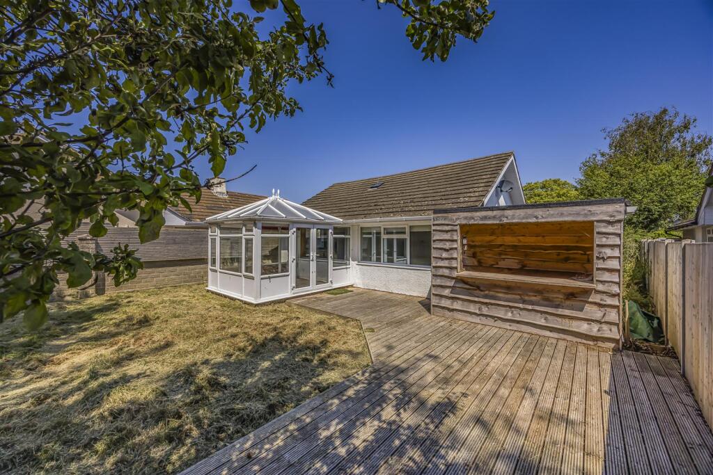 18 Warren Close, Hayling Island-PorticoMarketing-A