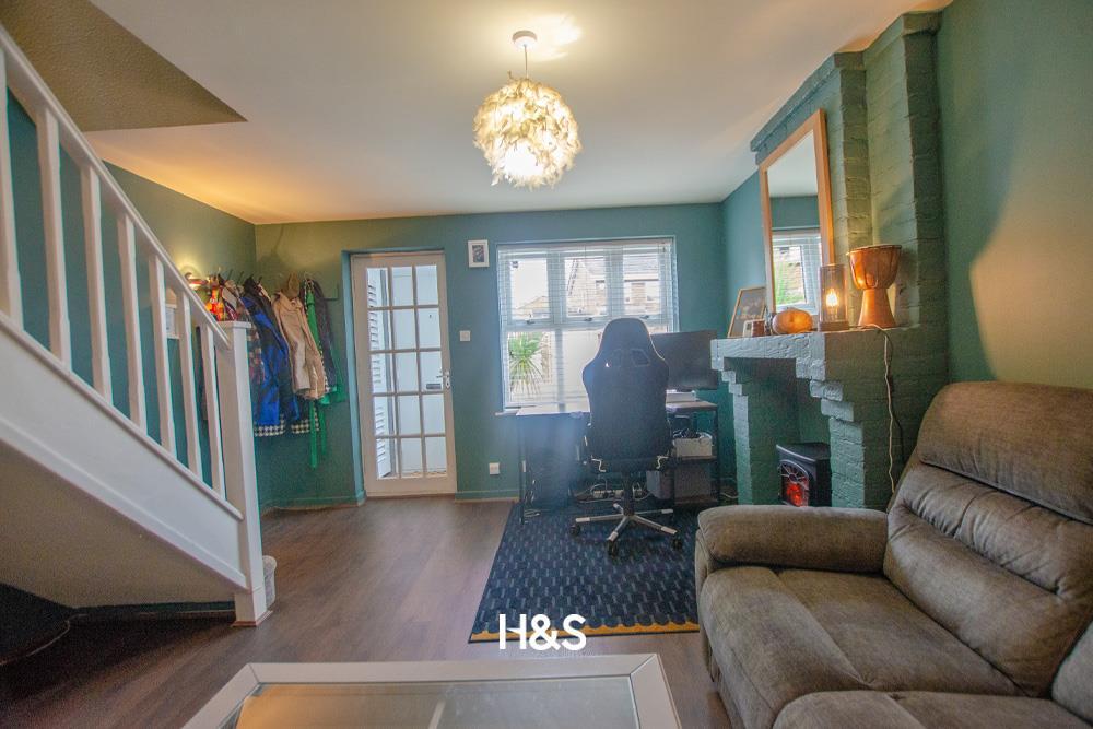 20 deanbrook close lounge...jpg