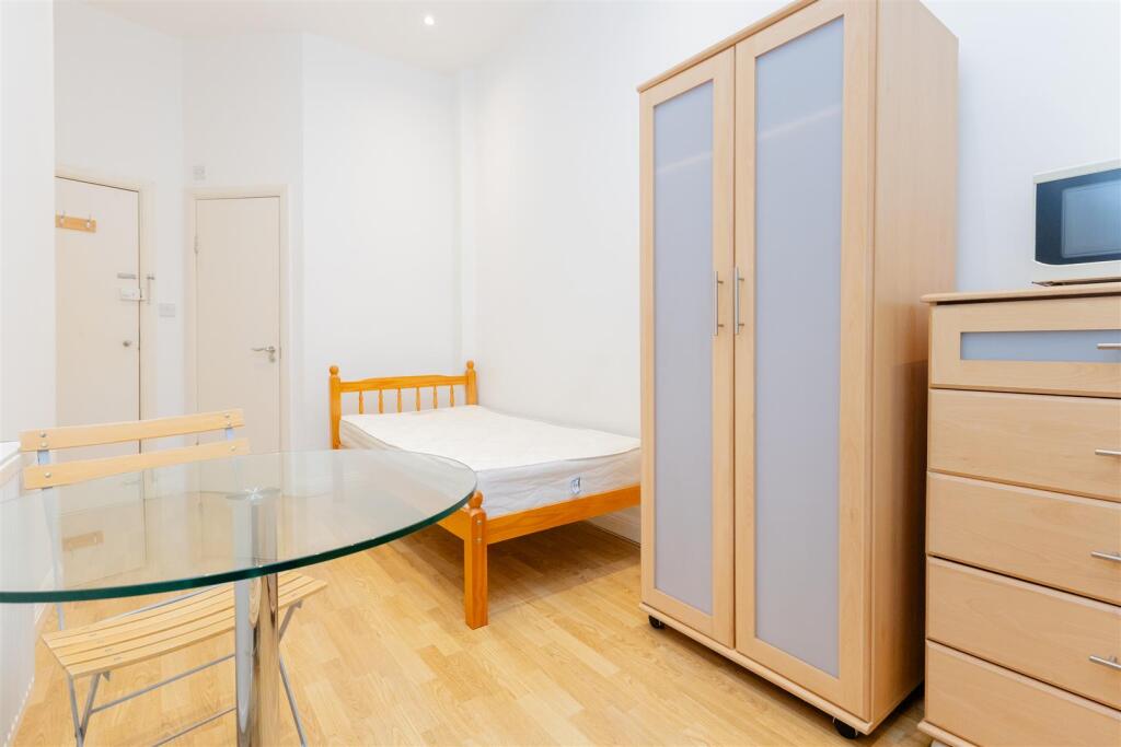 Palace court (7).jpg