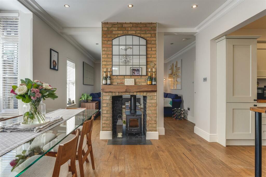 21 London Road-8.jpg