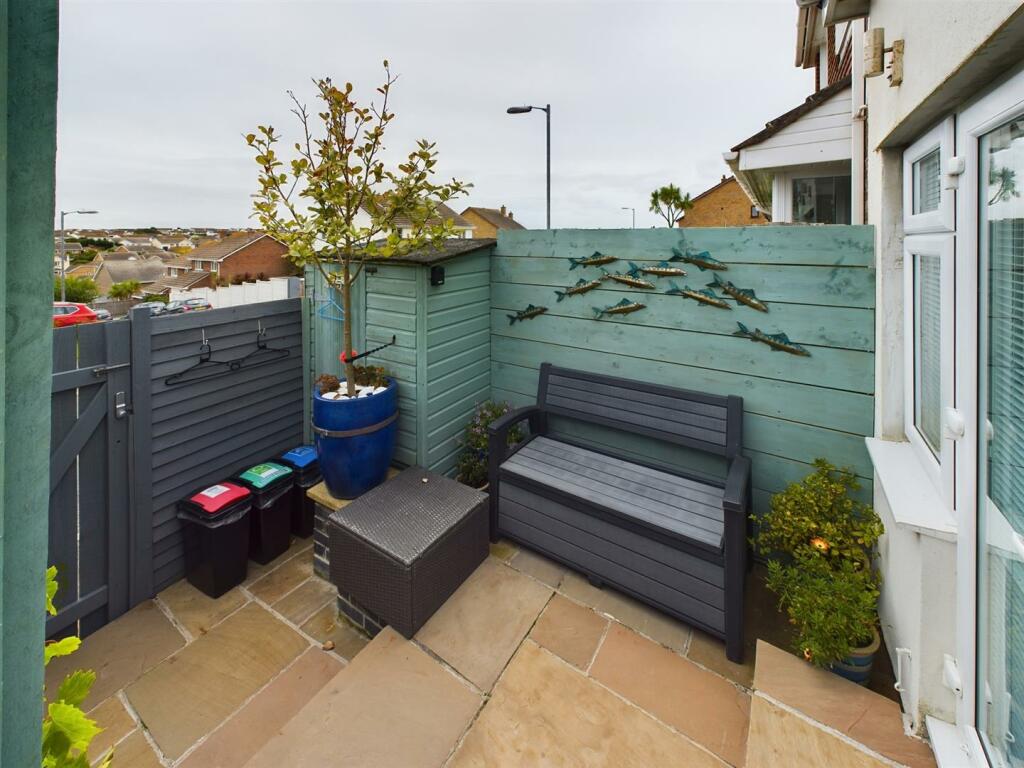 Annexe - 73 Pydar Close Patio