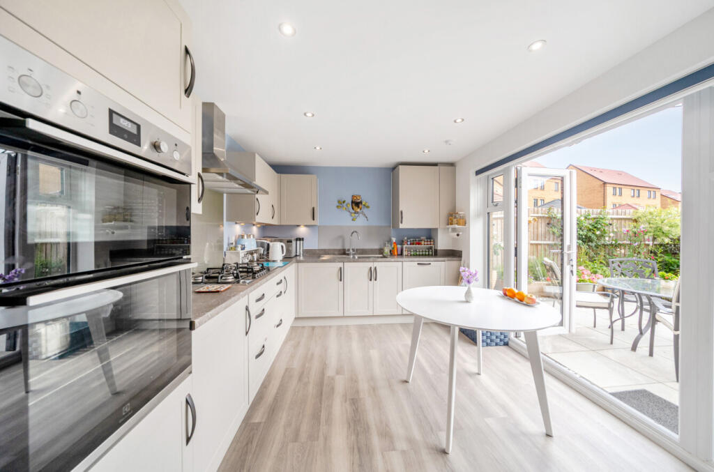 Kitchen/Breakfast Rm