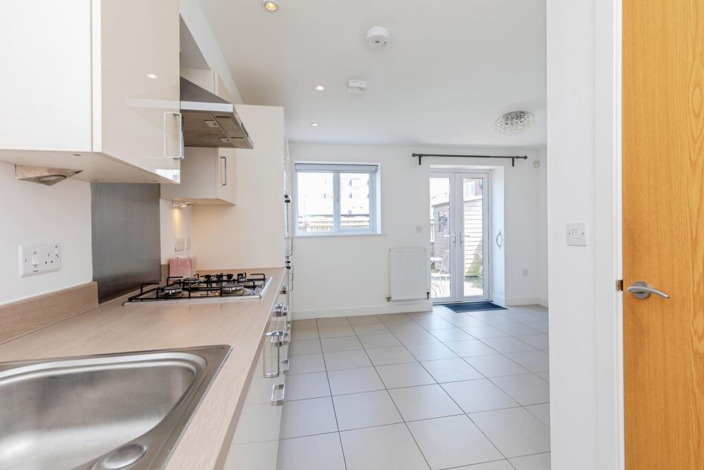 Kitchen/Dining