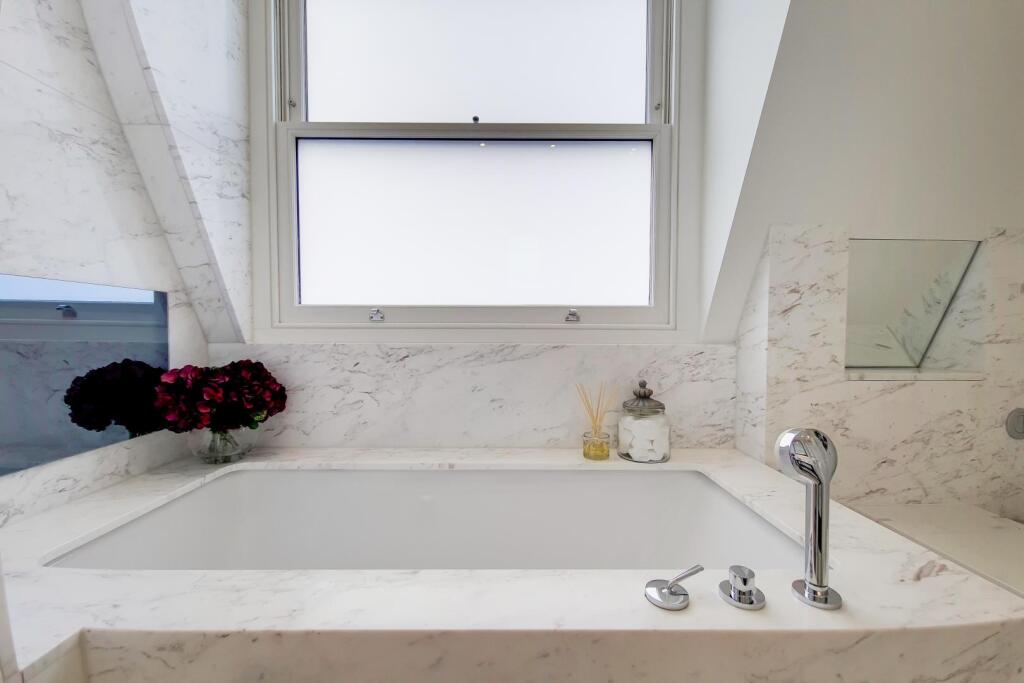 3_Ensuite 2-0.jpg