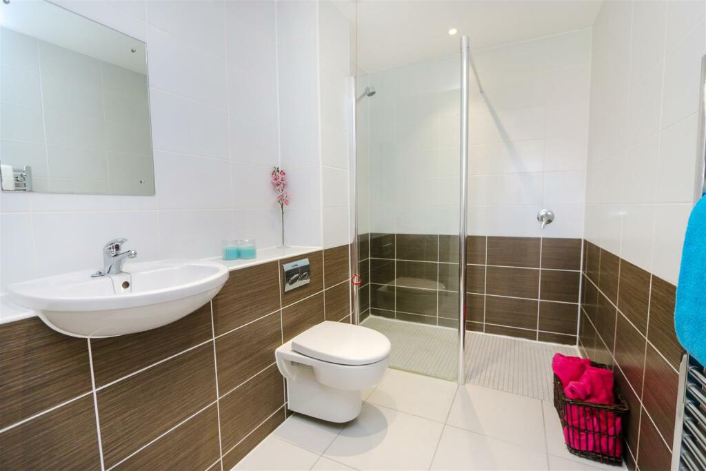 Shower room.jpg