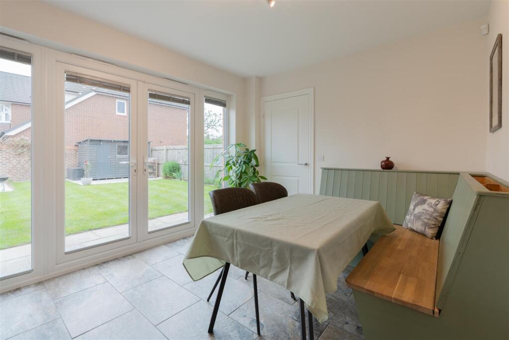 1 Beaufort Close-009.JPG