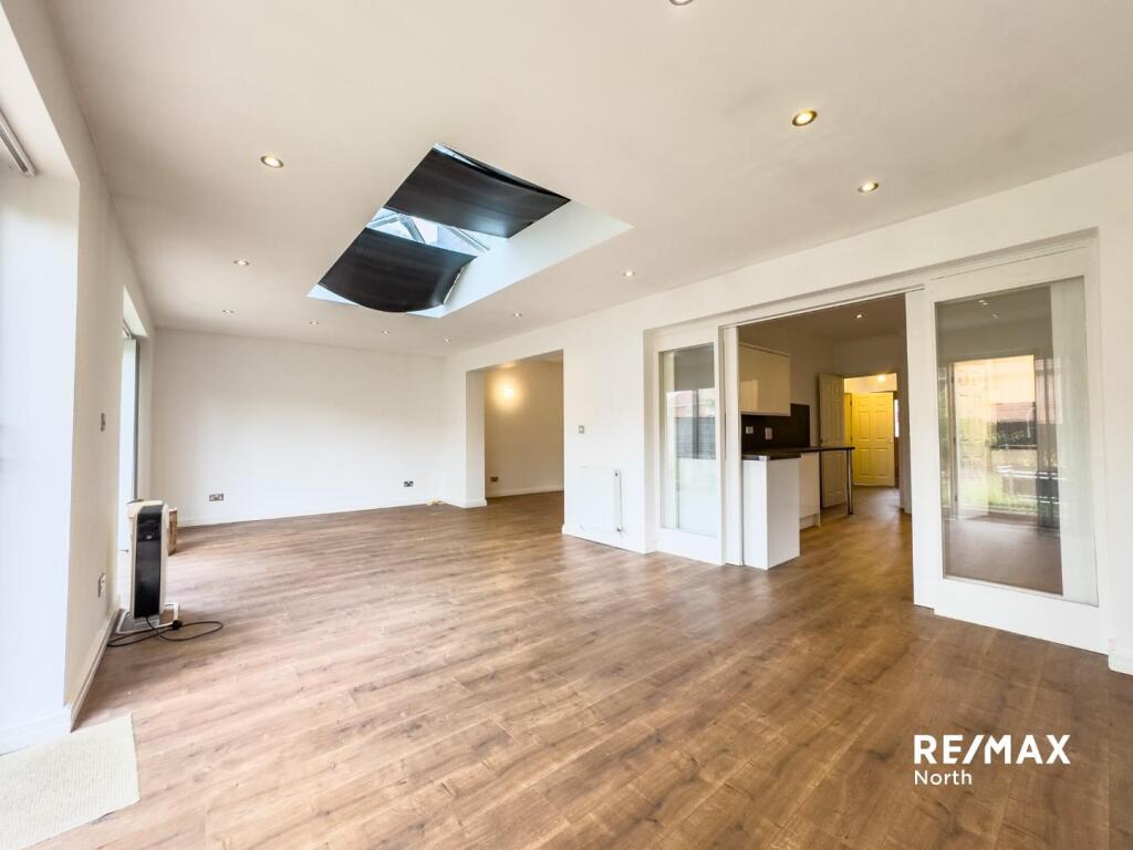 Entertainment/Dining