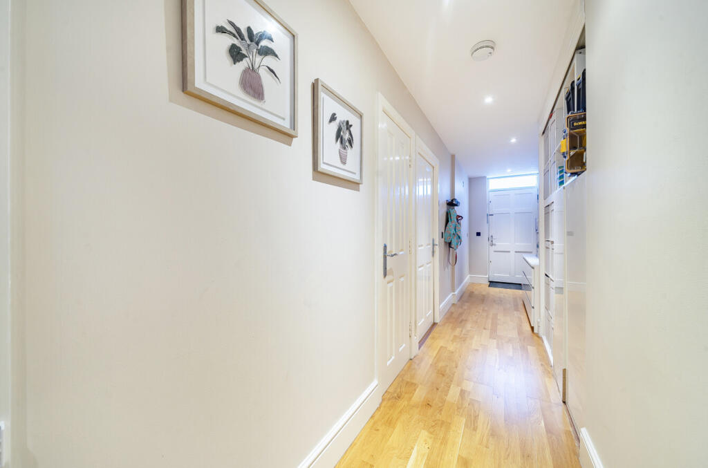 1369651-14-68efc7...