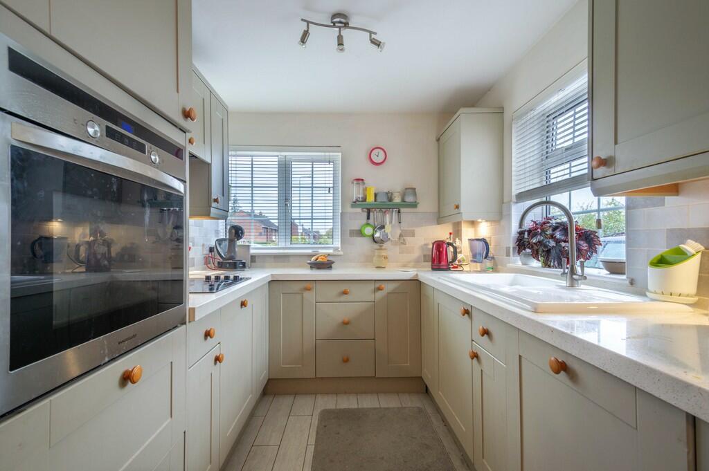 2 Adastral Close-...