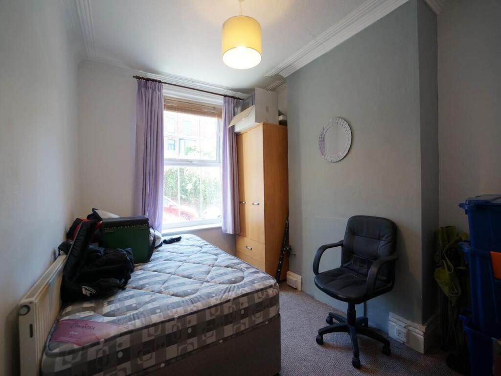 Bedroom 1.JPG