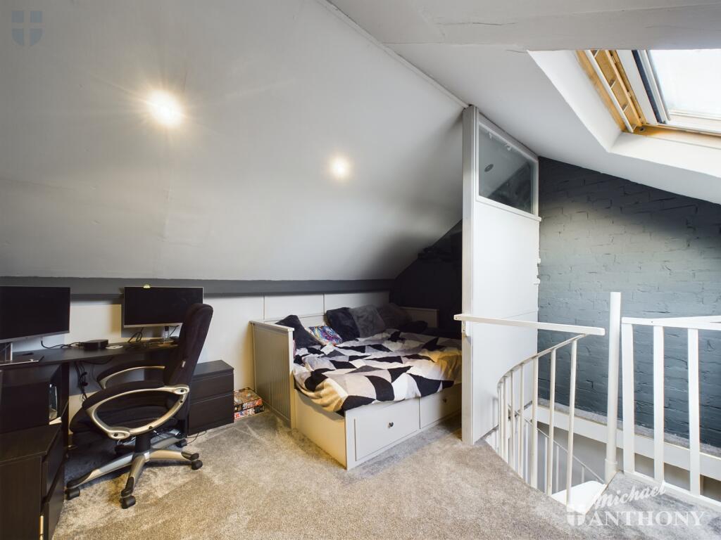 CAM03218G0-PR0510-STILL002