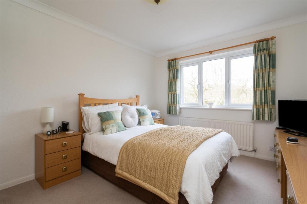 54 Binley Close_6.jpg