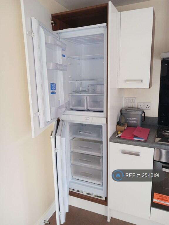 Built-In Fridge Freezer
