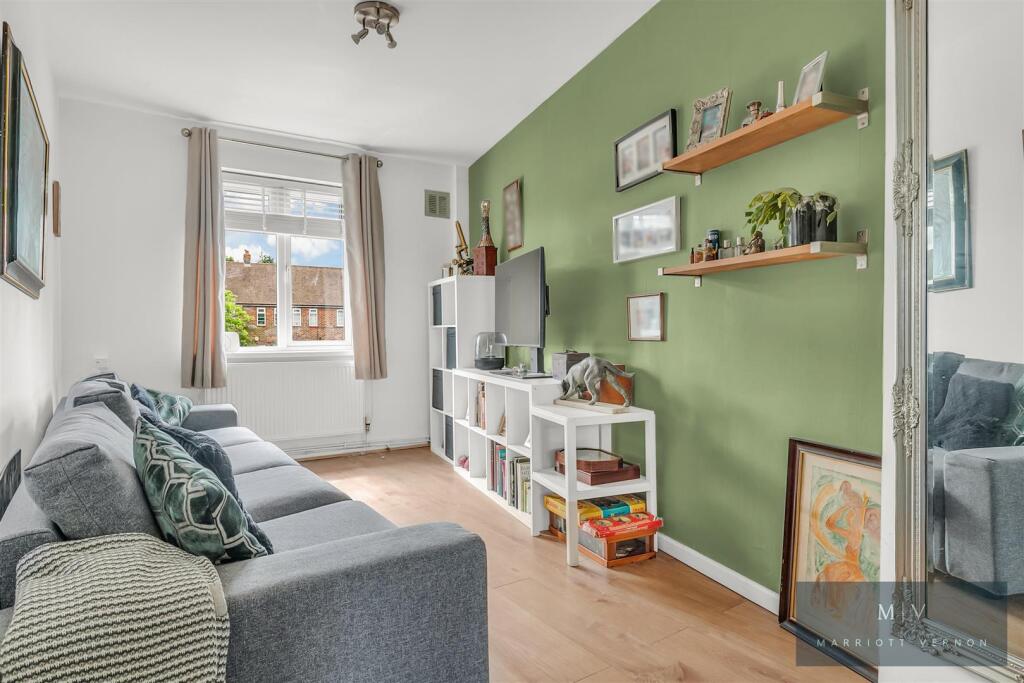 Limpsfield Road 367A MV-1.jpg