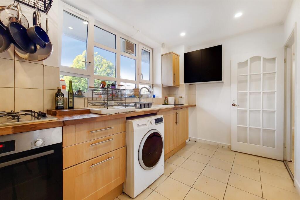2_Kitchen-1.jpg
