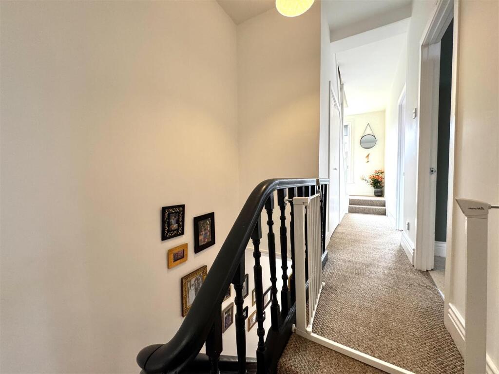 ACCOMMODATION FIRST FLOOR