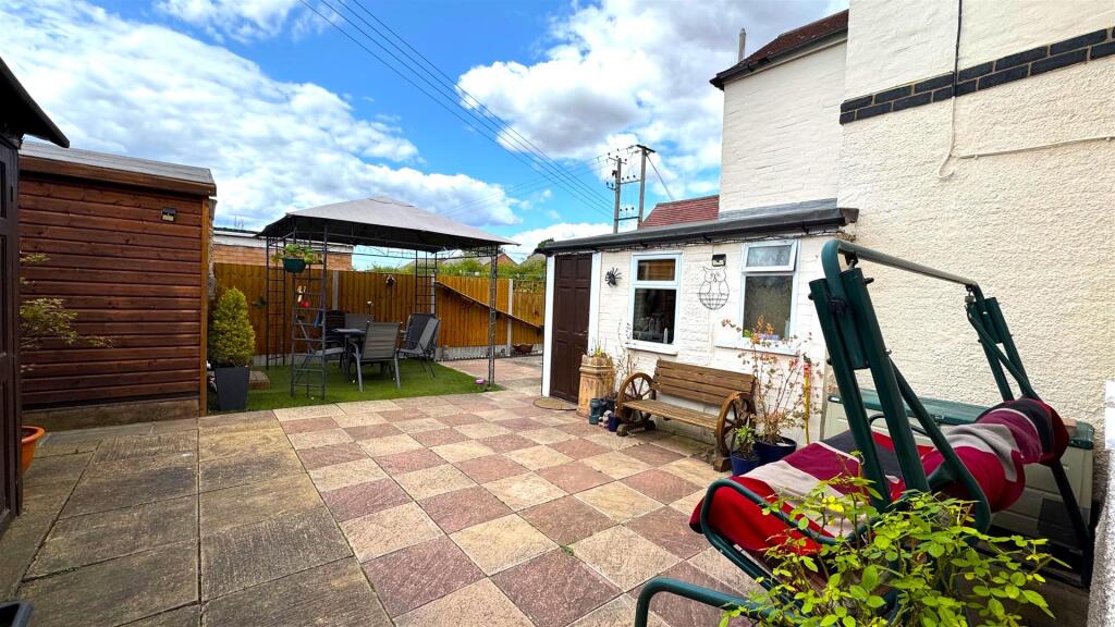 Rear Garden (5).jpg