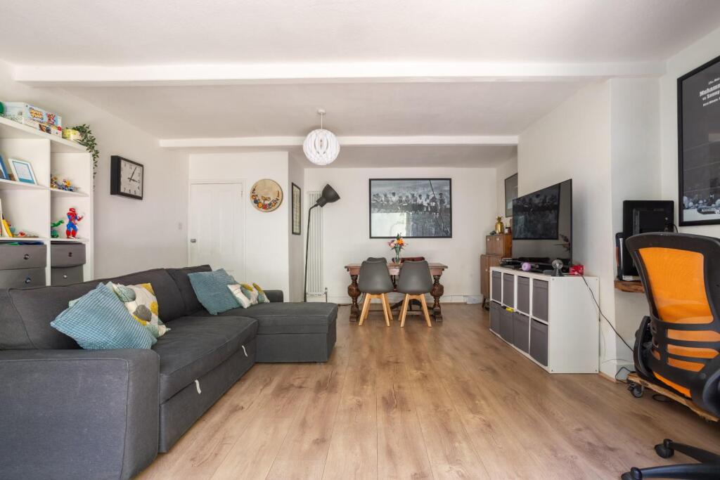 lounge dining room (2).jpg