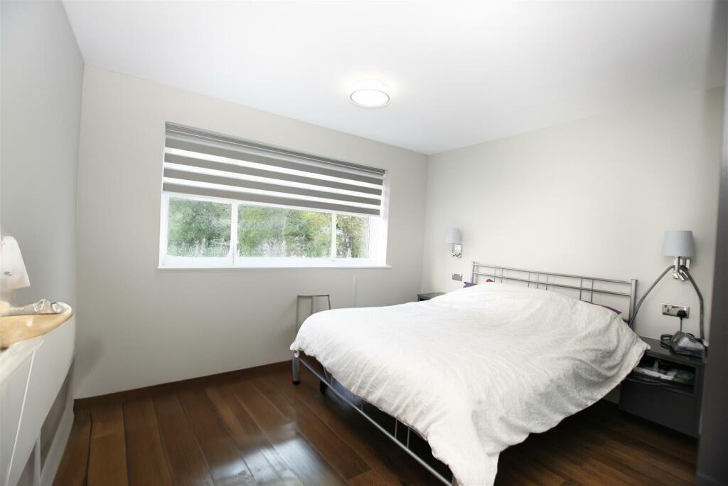 bed1 copy.jpg