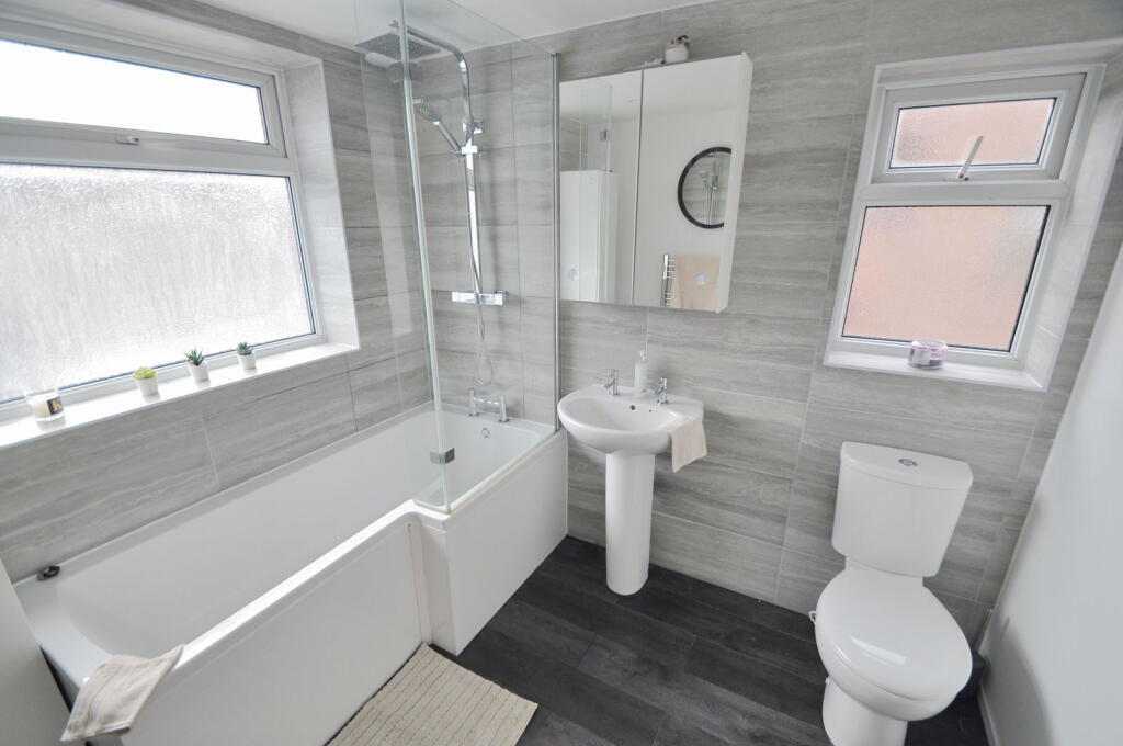 Croft Drive, Moreton