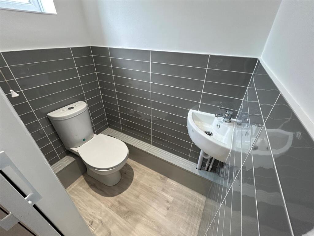 Utility Room / WC