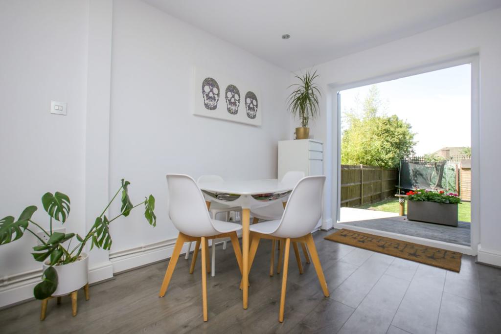 Living / Dining Room