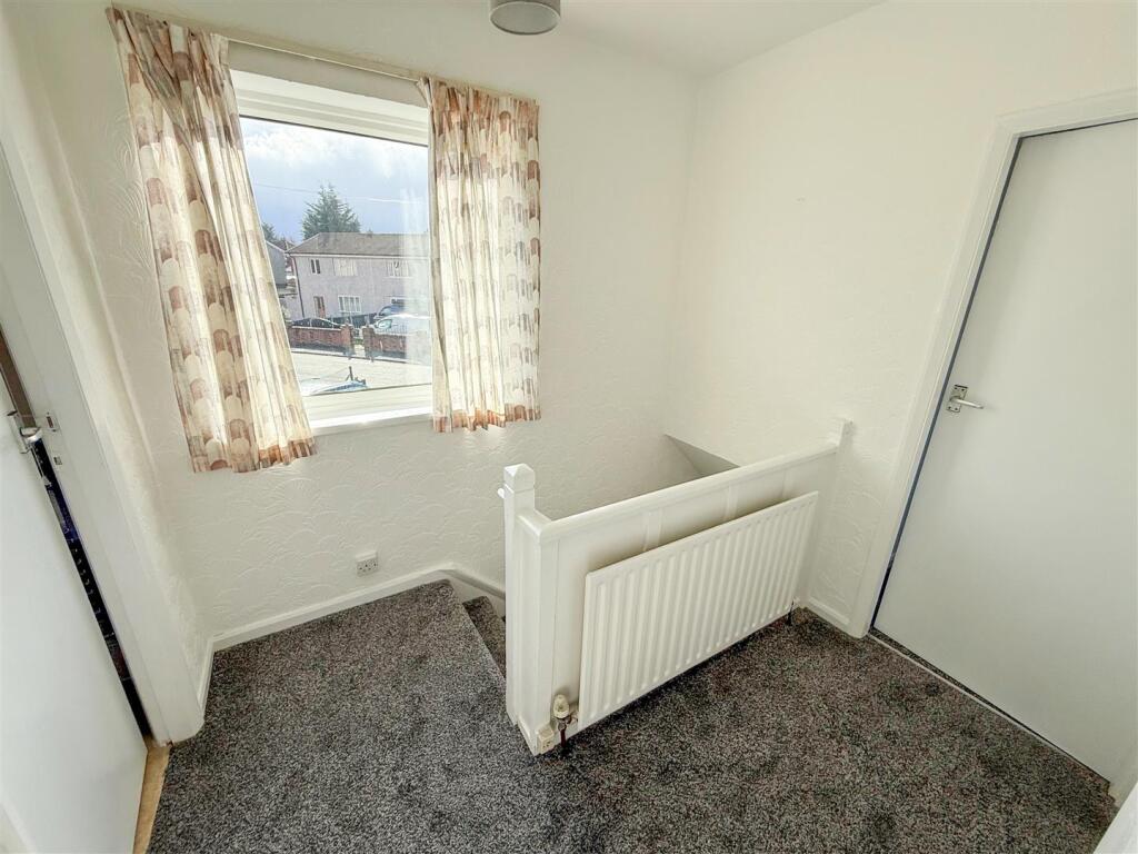 FIRST FLOOR LANDING