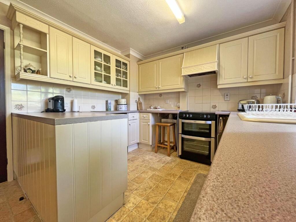 Kitchen1.jpg