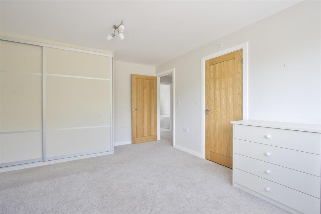 Bedroom 2.1