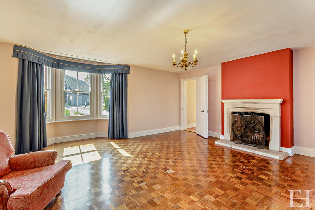 8642632-interiorW...