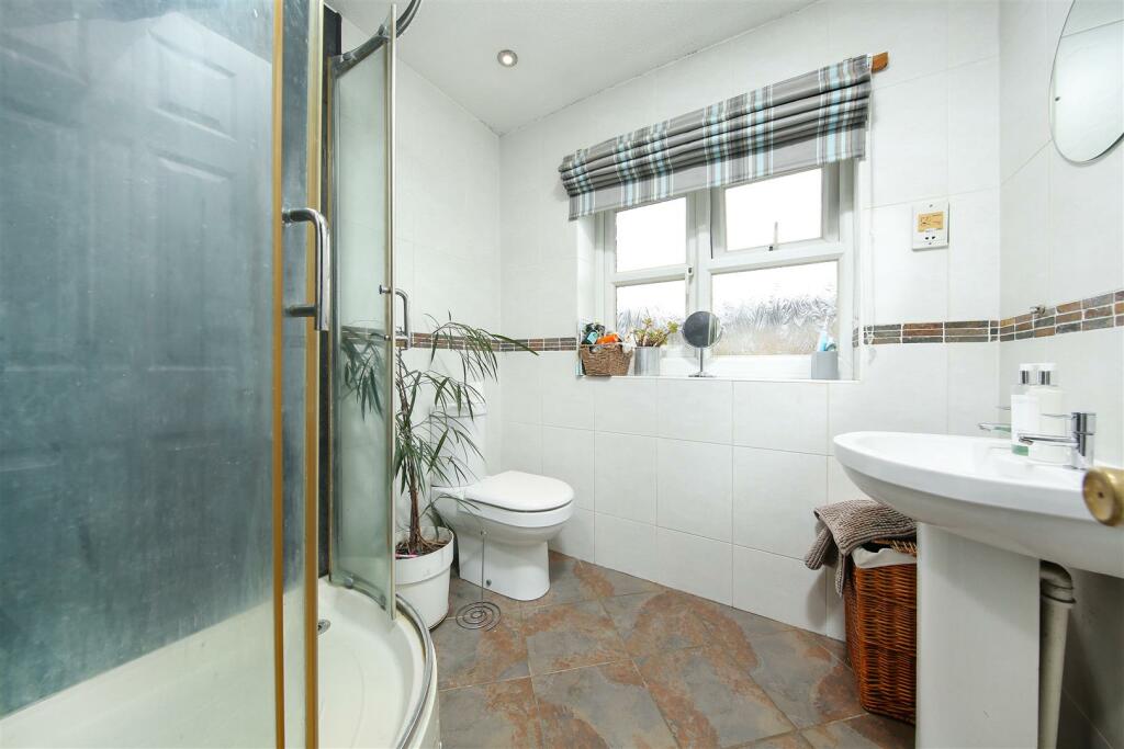 Shower Room.jpg