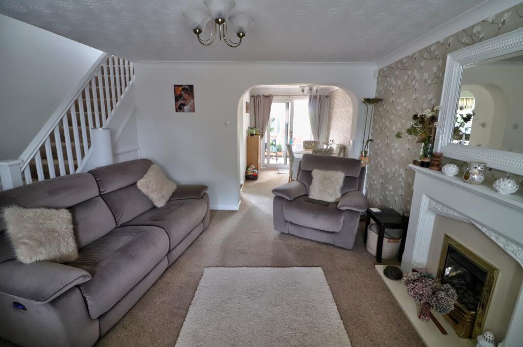 Lounge Through Diner